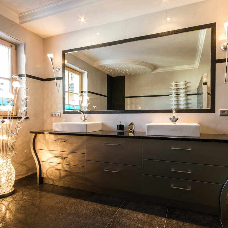 2014 03 Bad01 01 800x800.jpg