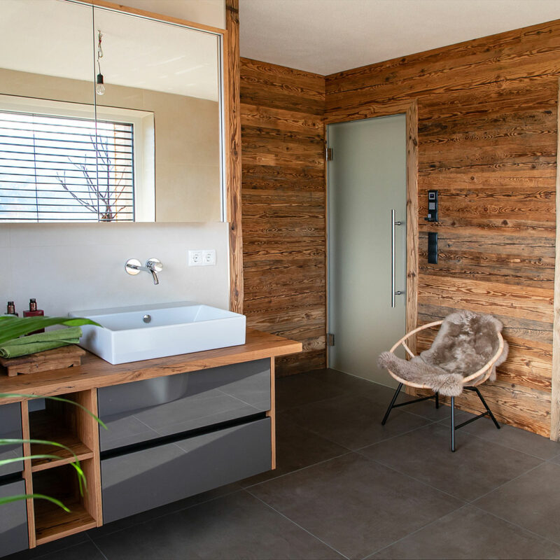 Bad E9a8789 800x800.jpg