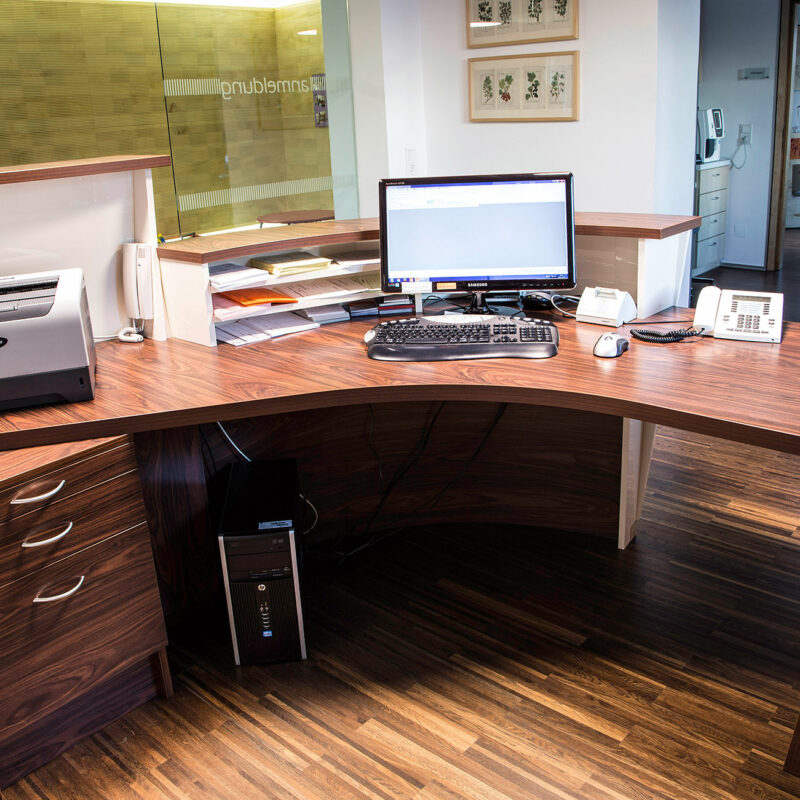 2016 02 Schreibtisch01 05 800x800.jpg